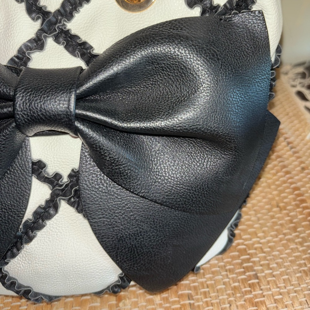 Betsy Johnson Elegant Black and White Tote Bag - Picture 4 of 11
